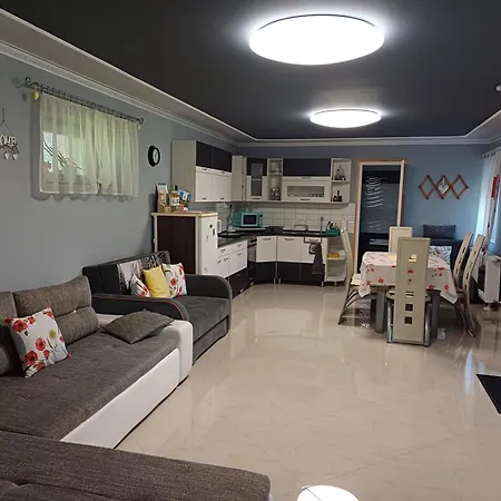 Apartament Szazszorszep Vendeghaz