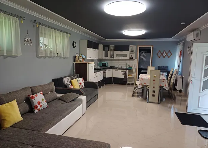Apartment Szazszorszep Vendeghaz